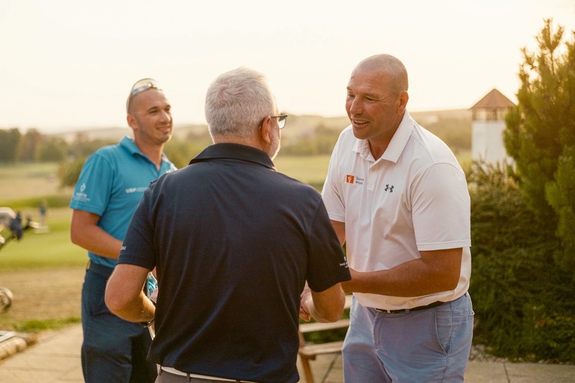 Po nehode ležal 20 metrov od auta. Dnes vo svete reprezentuje slovenský golf